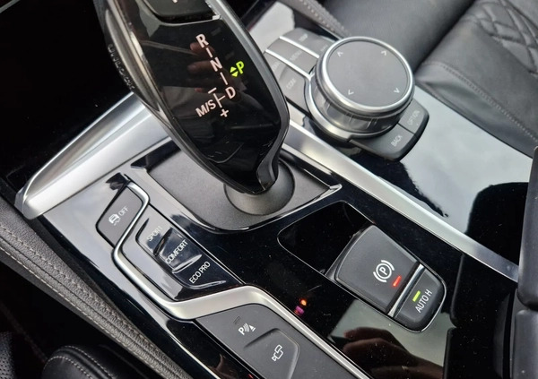 BMW Seria 5 cena 142900 przebieg: 125000, rok produkcji 2019 z Kcynia małe 596